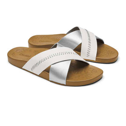 OluKai Women | Kīpe‘a ‘Olu - Silver / Sahara