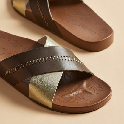 OluKai Women | Kīpe‘a ‘Olu - Wheat Gold / Toffee