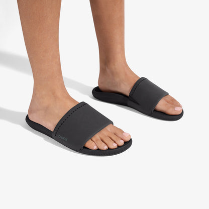 OluKai Women|New Arrivals | Ulele Slide - Black / Black
